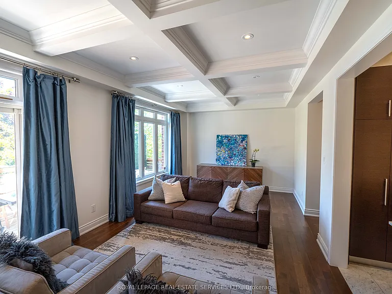 2083 Grange Dr — Photo 10