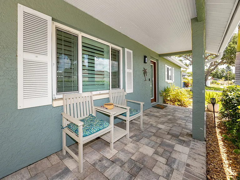 12103 71st Way - Front porch