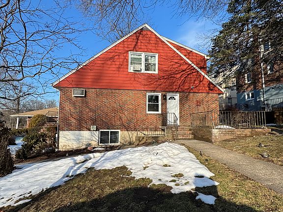 2nd image of 639 Oakdene Ave