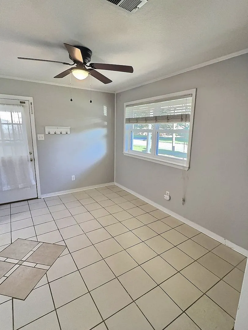 3 Bedroom 1.5 Bathroom home in Ocean Springs School District — Photo 4