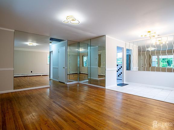 5th image of 69 Monmouth Ave