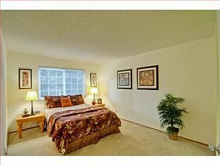 2nd image of 473 Costa Mesa Ter APT C