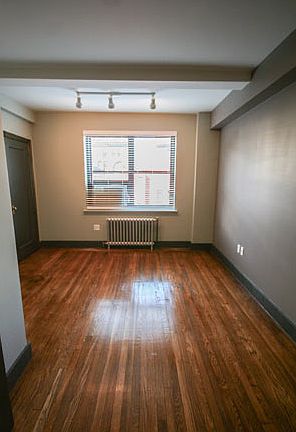 3rd image of 11 Waverly Pl APT 8G