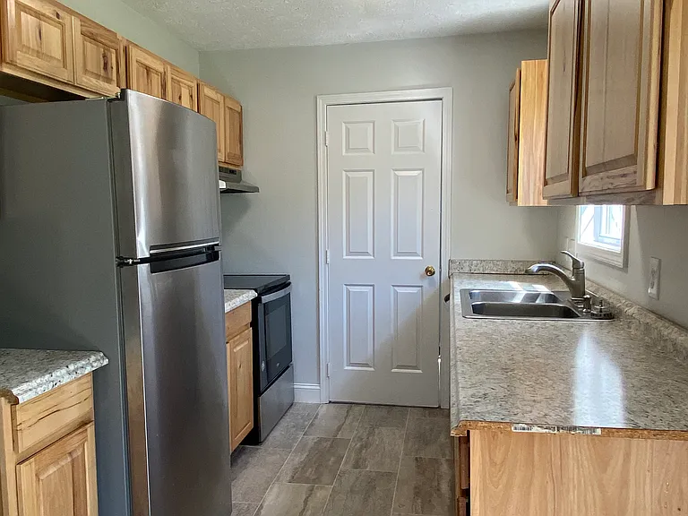 28 Iris St — Photo 8