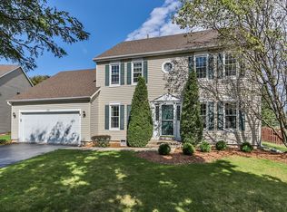 101 Hampton St, Cary, IL 60013