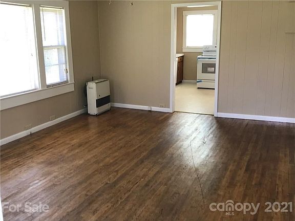 4th image of 332 Crawley Dr