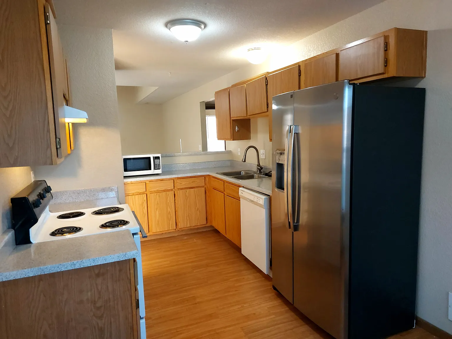 3 bed, 1400 sqft, $1,850 — Photo 4