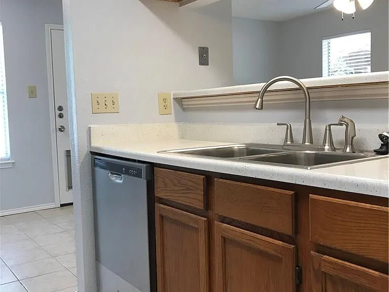 5908 Parkwood Dr #A — Photo 7