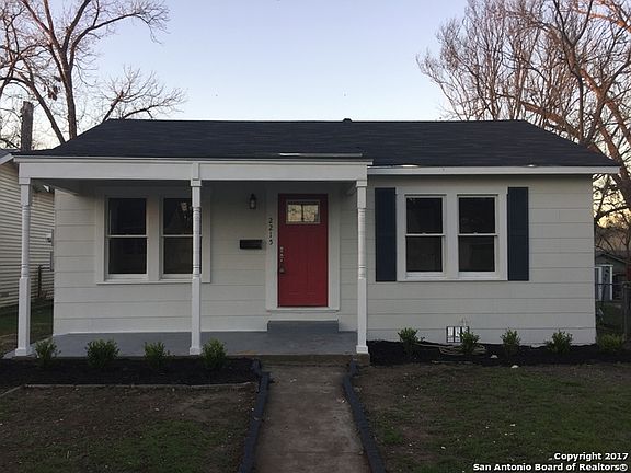 2nd image of 2215 Lee Hall St