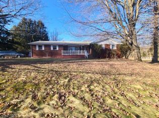 330 Flocktown Rd, Long Valley, NJ 07853