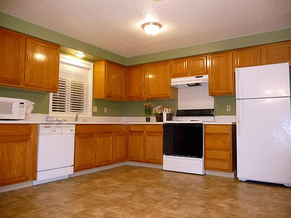 3rd image of 7616 NE 154th Ave