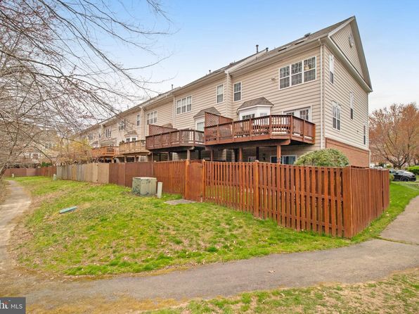 4757 Bideford Sq, Fairfax, VA 22030