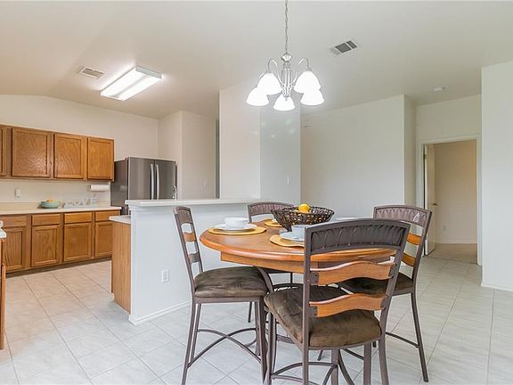 3rd image of 311 Creek Ledge Dr