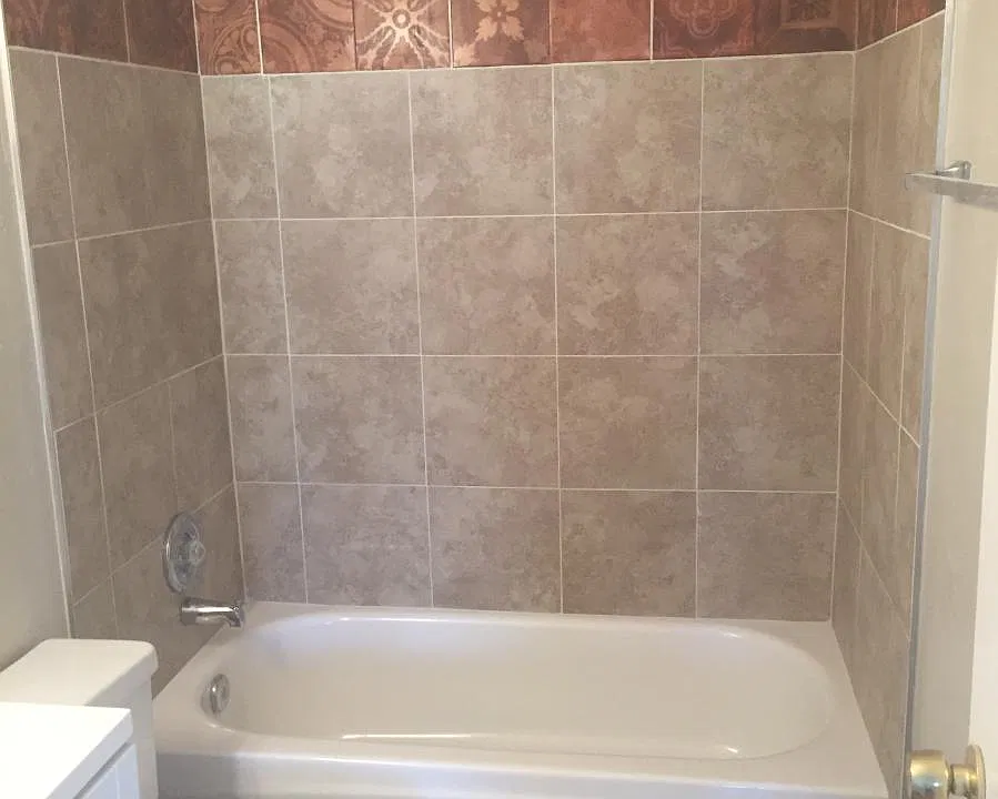 Tiled shower surround