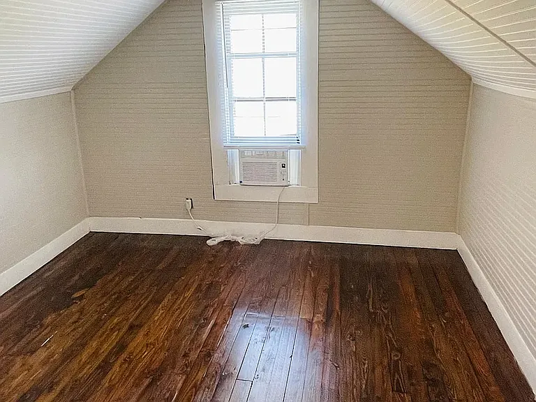 1117 Rives Rd — Photo 11