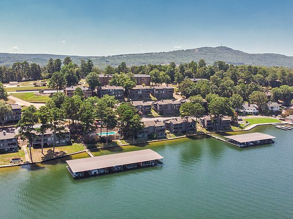 5th image of 200 Hamilton Oaks Dr