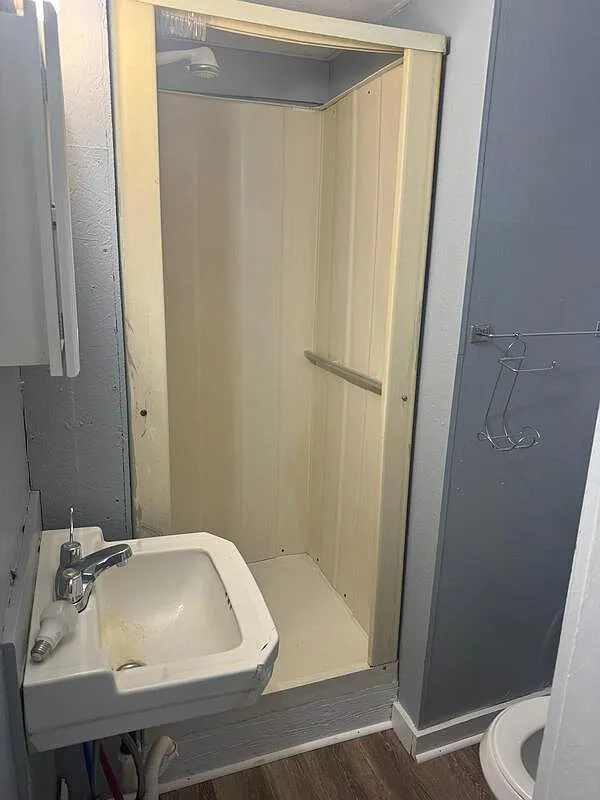 Studio, 1.0 bath, 500 sqft, $725 — Photo 3