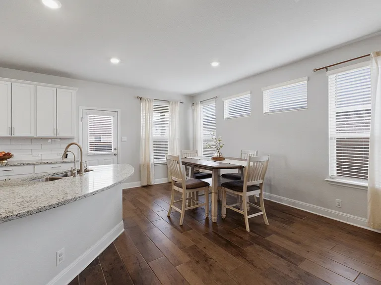 8439 Knapp Rise — Photo 6