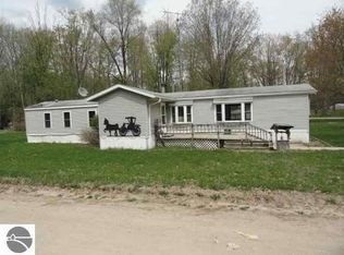 7962 N Airpark Rd, Weidman, MI 48893