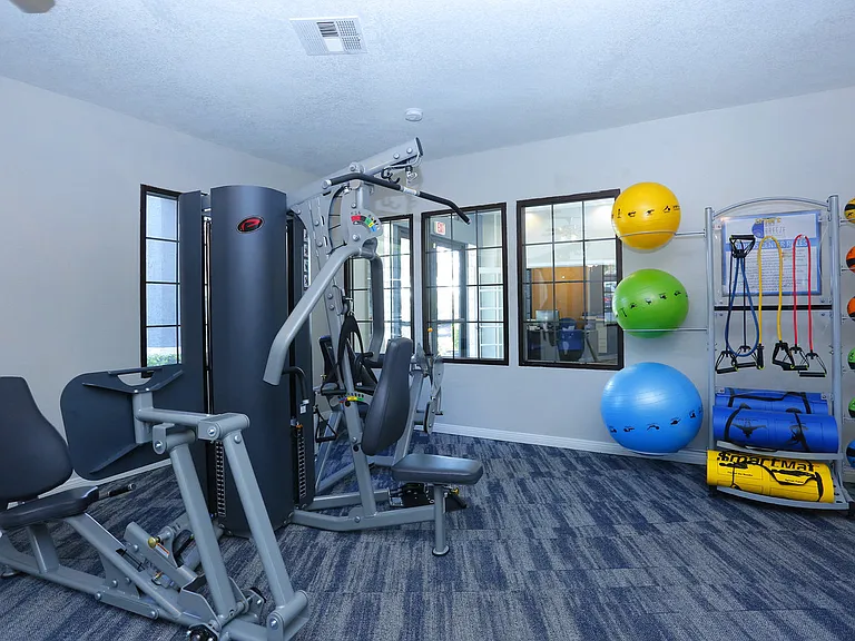 Bay Breeze Apartments — Photo 6