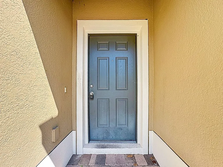 662 Vitoria Rd — Photo 2