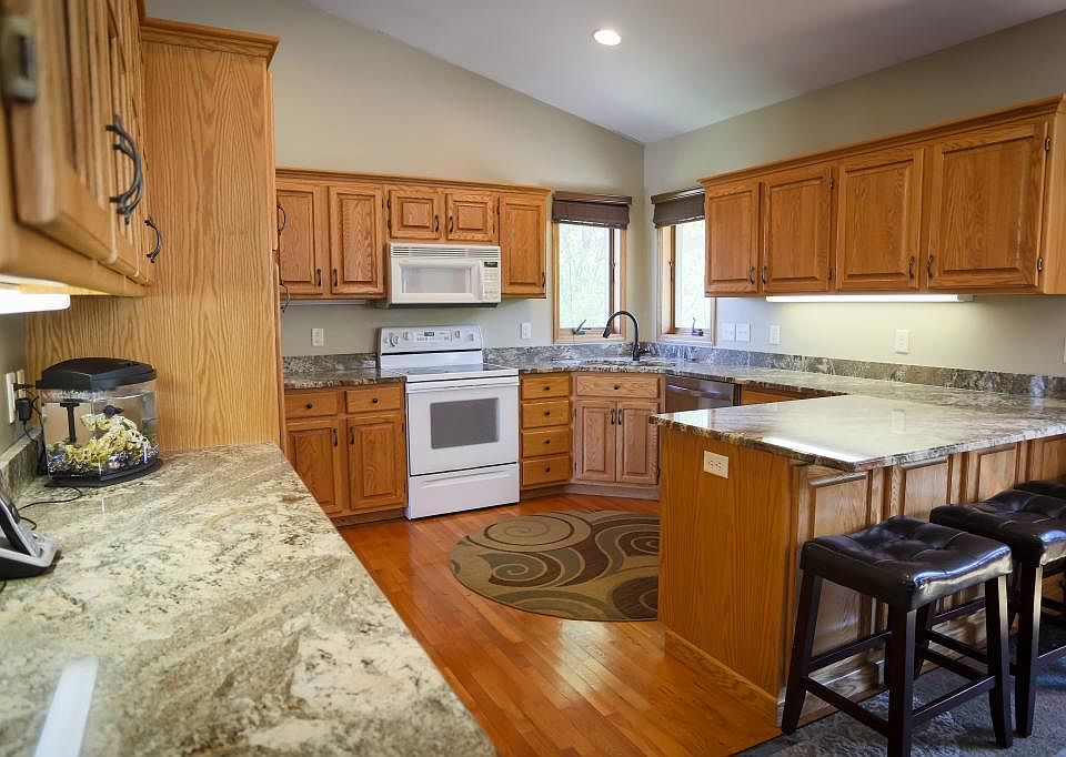 1st image of 158 Sunwood Valley Ln