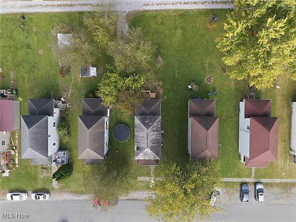 3rd image of 612 Olive St