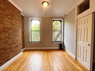 Rented by Century 21 Premier 