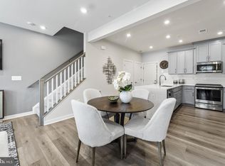 2437 Silver Line Aly, Herndon, VA 20171