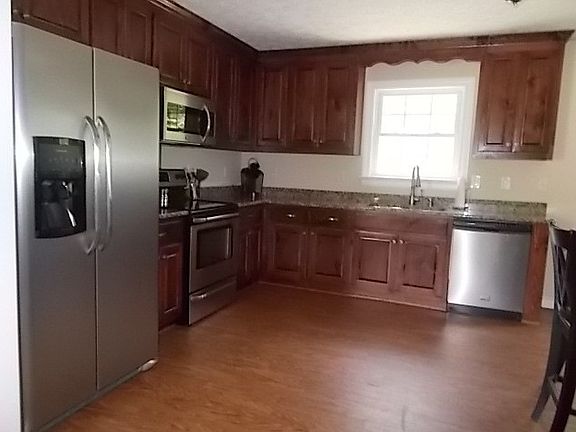 2nd image of 333 Kellys Ct
