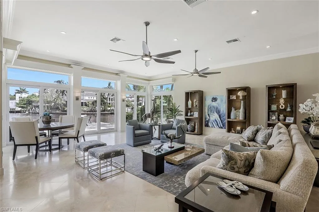4 bed, 4.0 bath, 3590 sqft, $42,000 — Photo 2