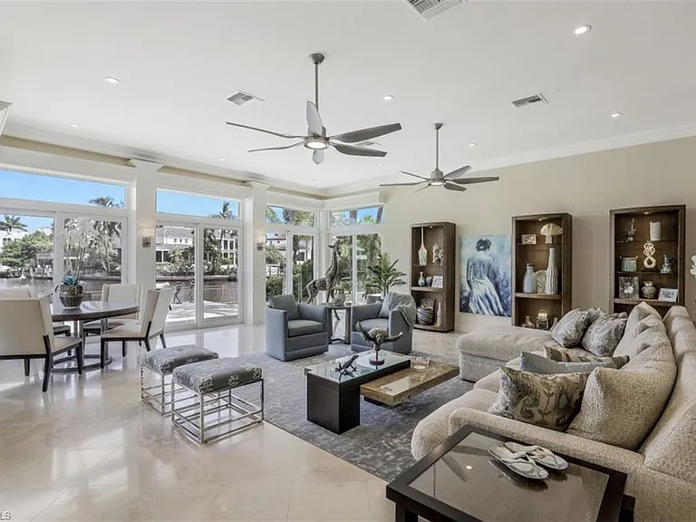 655 Galleon Dr — Photo 2