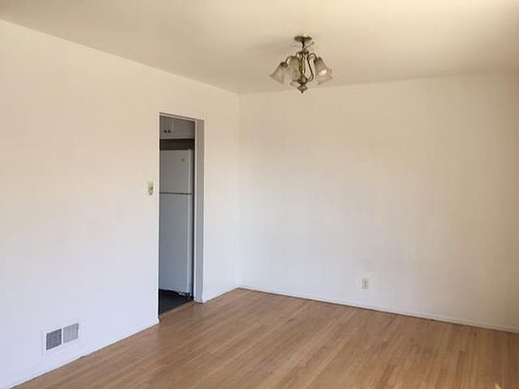 5th image of 836 Higate Dr