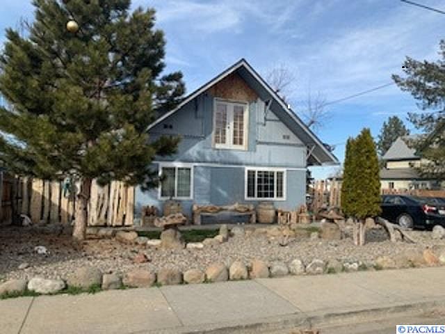 1st image of 630 W Entiat Ave