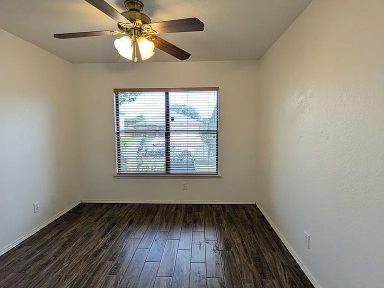 5015 Viking Coral — Photo 17