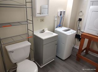 235 E Locust St FLOOR 2, Mechanicsburg, PA 17055