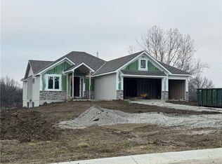 30202 E Norris Ct, Grain Valley, MO 64029