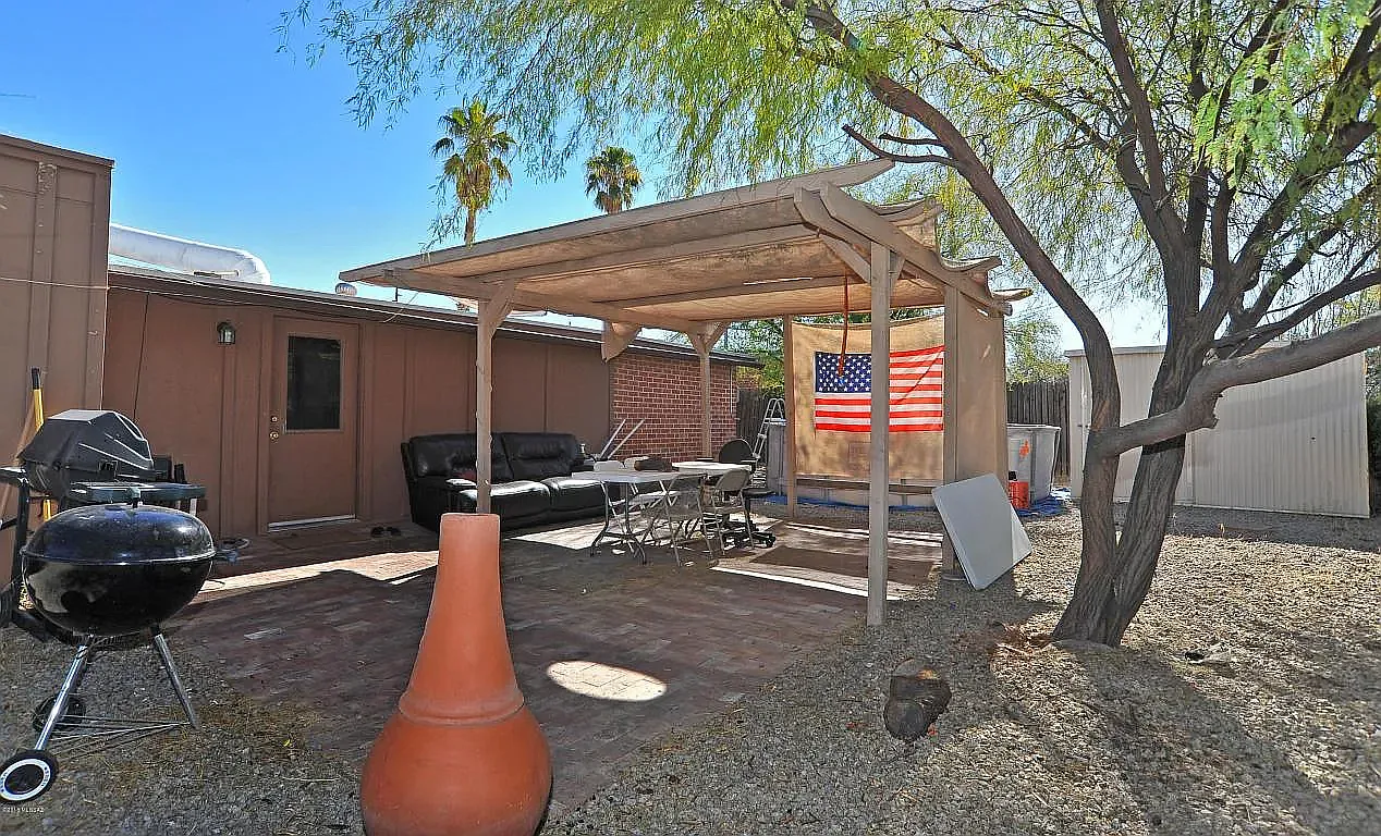 5 bed, 1849 sqft, $2,100 — Photo 3