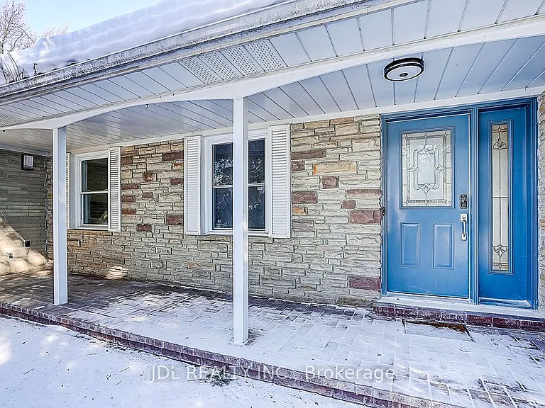 15 Crossburn Dr — Photo 1