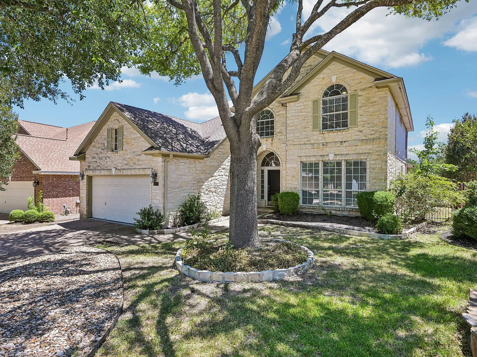 4 bed, 3.0 bath, 3137 sqft, $5,000 — Photo 1