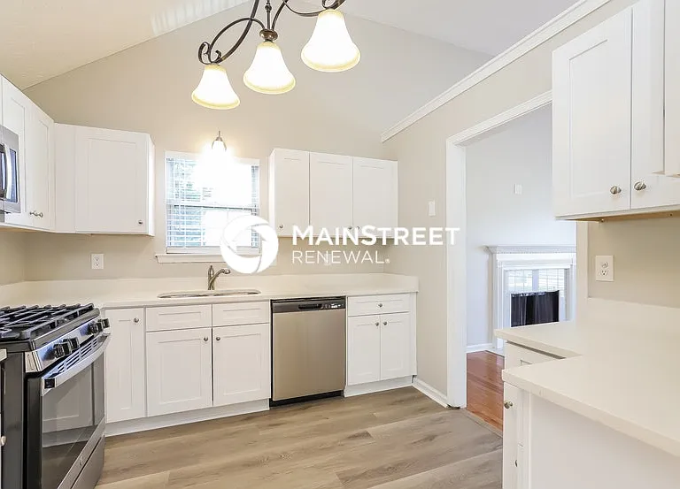 7015 Bristol Trl — Photo 6
