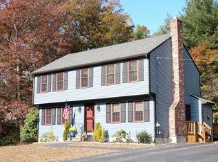 10 Holly Ln, Wrentham, MA 02093