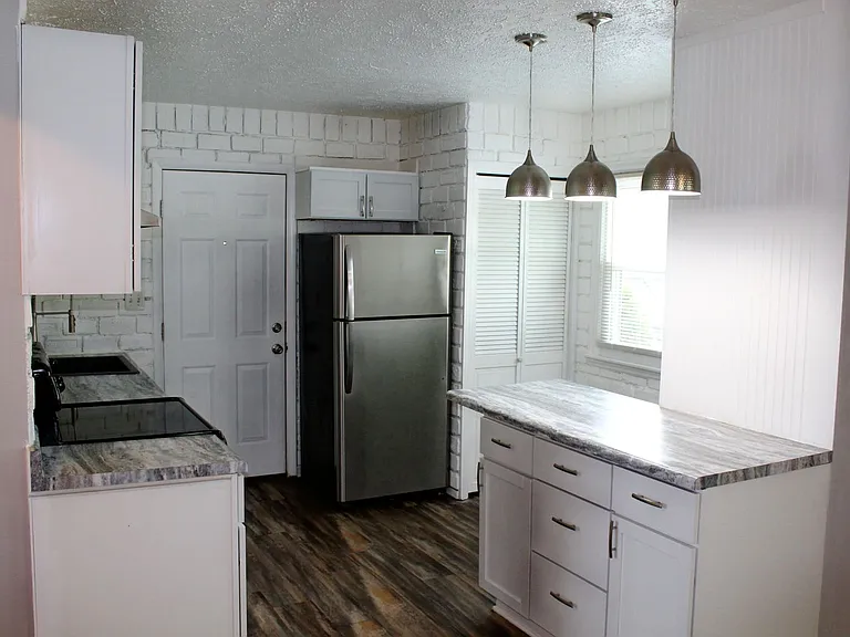 104 N Grant St — Photo 3