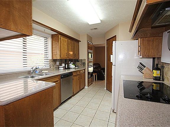 3rd image of 21215 Park York Dr