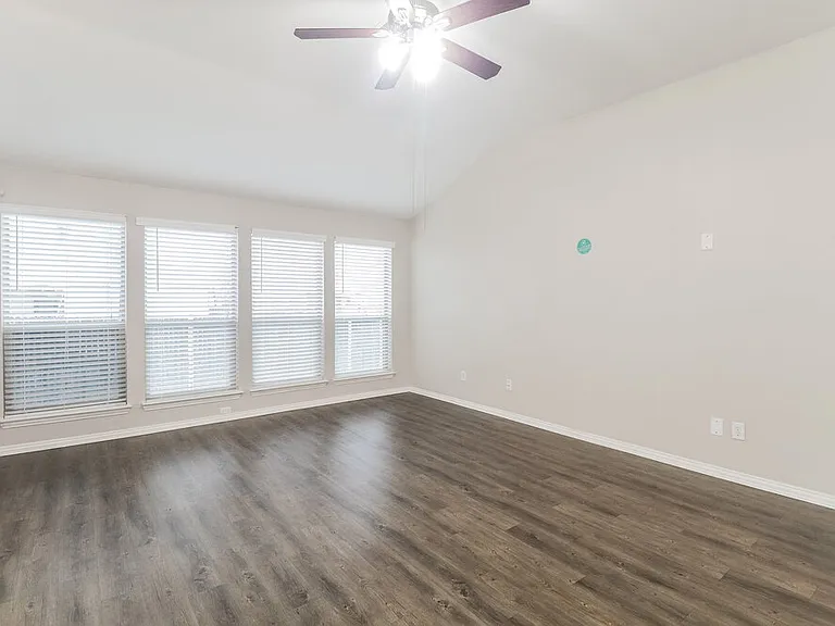 9308 Cynthia Ct — Photo 6