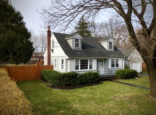 25 Piedmont Dr, Port Jefferson Station, NY 11776