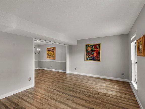 4th image of 3660 Chastain Way