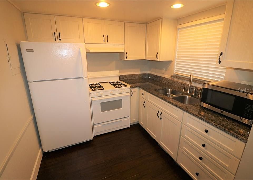 2nd image of 220 N Idlewood Ave APT 102
