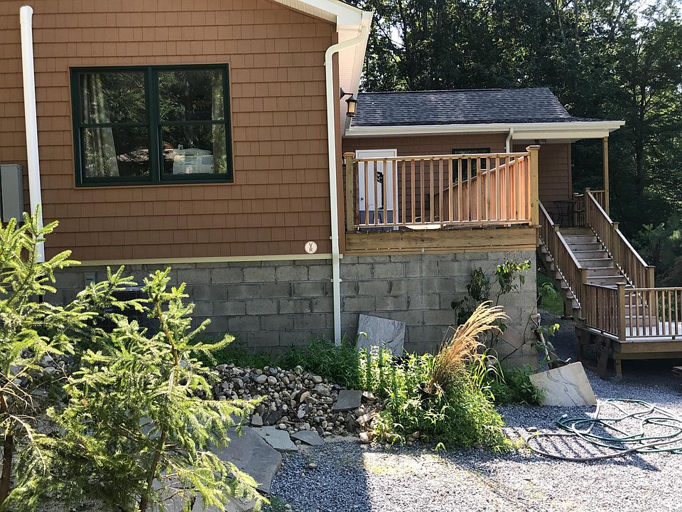 1st image of 28 Lake St #B