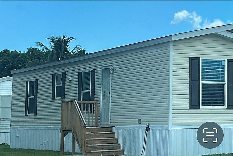 1st image of 430 SW 132nd Ave